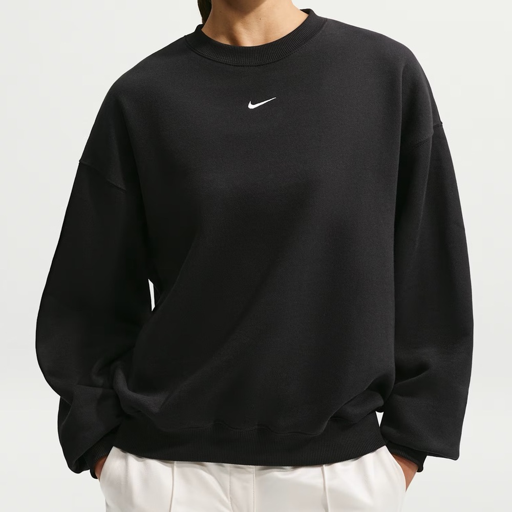 Nike Black Crewneck Sweatshirt ( Oversized fit)